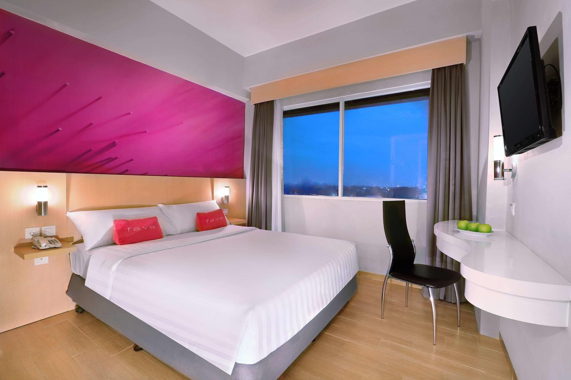Favehotel Jababeka Cikarang Exteriör bild