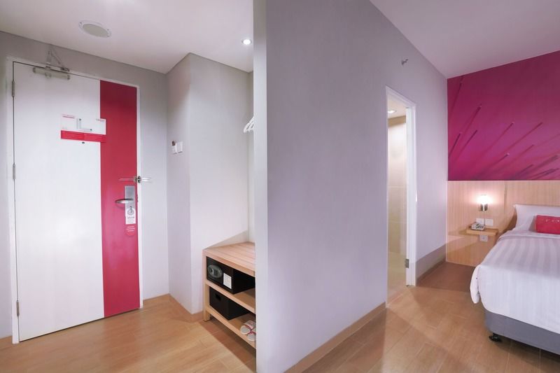 Favehotel Jababeka Cikarang Exteriör bild